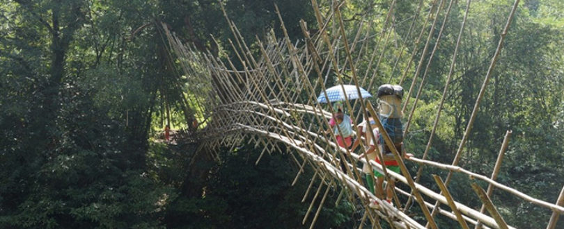 Ponte da Ilha de Bornéu - ponte de bambu