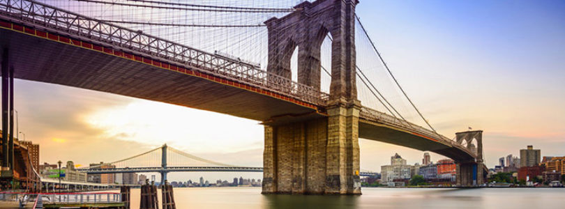 Ponte Suspensa, é a famosa ponte do Brooklyn, em Nova Iorque, construída em 1883