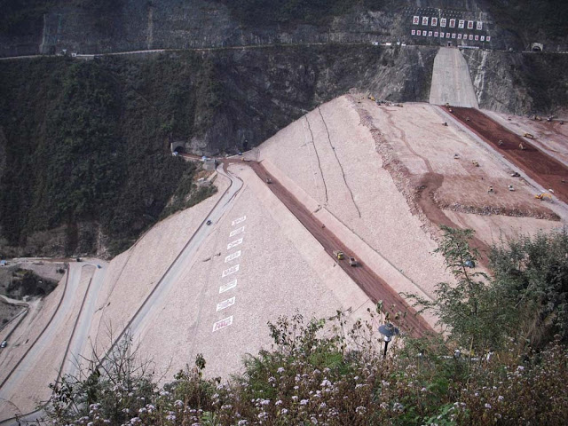Barragem Nuozhadu Dam - China