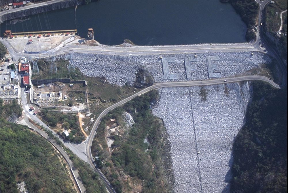 Barragem Manuel Moreno Torres Dam - México